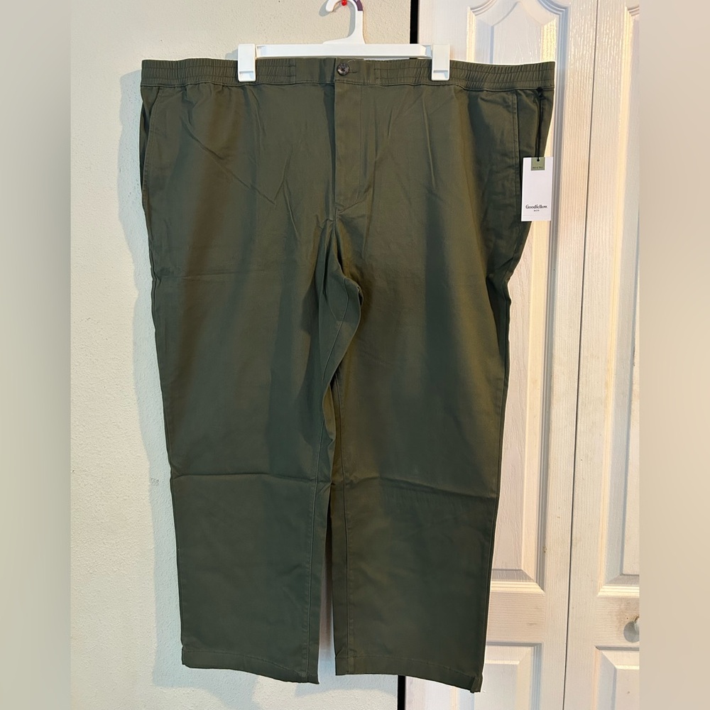 Men’s everyday khaki pants